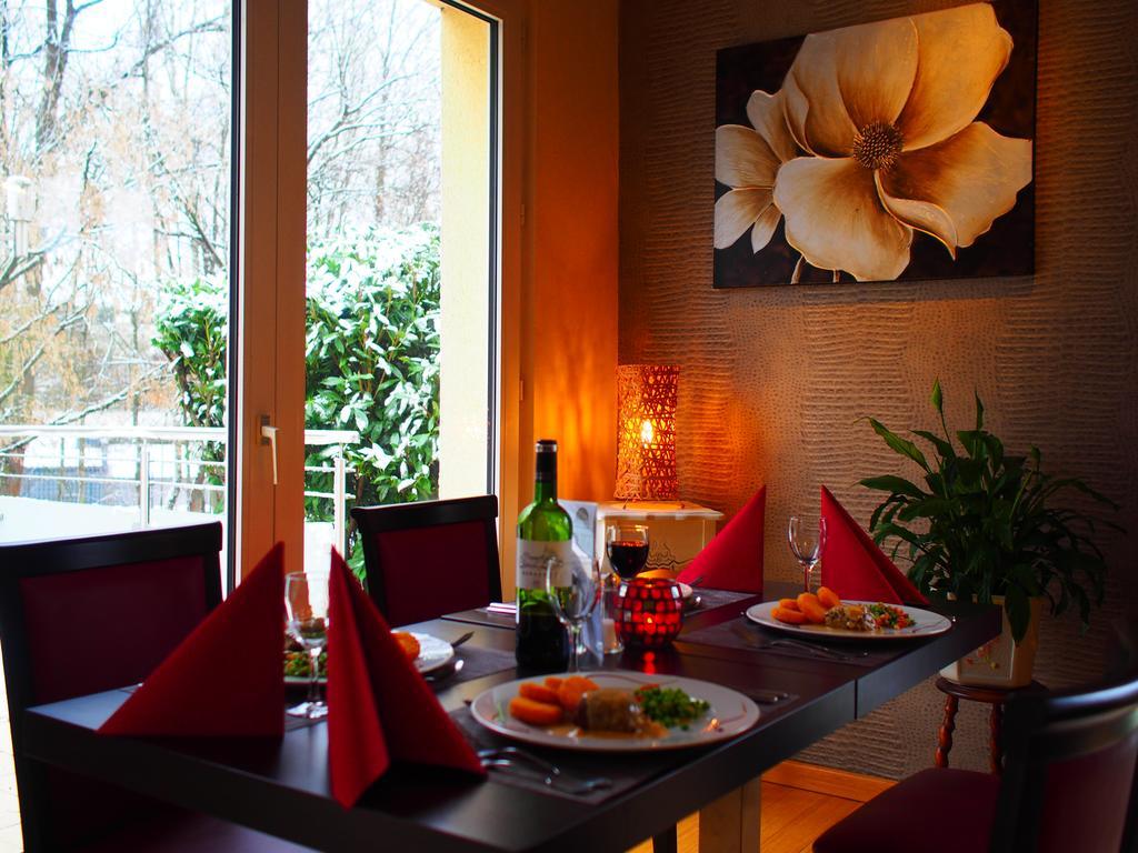 The Originals City, Hotel Et Restaurant Aster, Saint-Avold Nord クレウツヴァルド エクステリア 写真