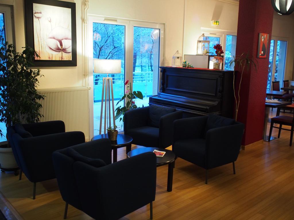 The Originals City, Hotel Et Restaurant Aster, Saint-Avold Nord クレウツヴァルド エクステリア 写真