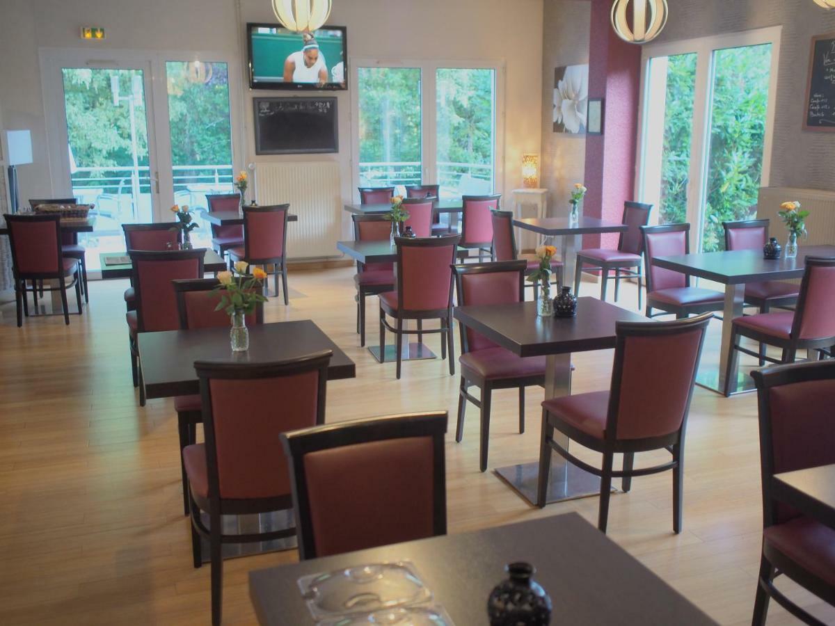 The Originals City, Hotel Et Restaurant Aster, Saint-Avold Nord クレウツヴァルド エクステリア 写真